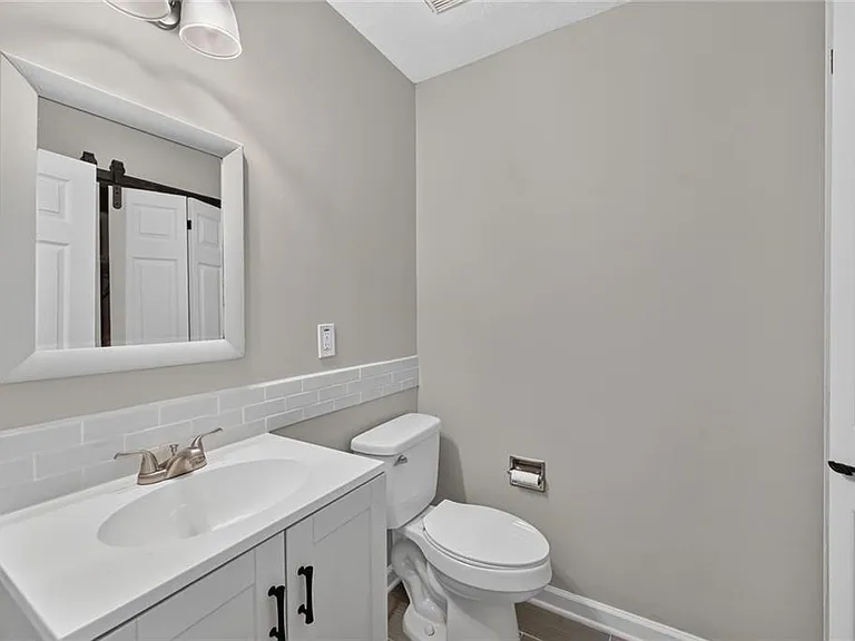 226 High Creek Dr — Photo 14