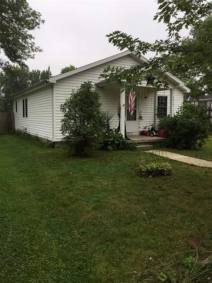 3017 C Ave photo 1