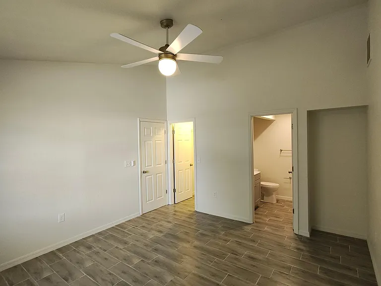 1129 Presque Isle Dr — Photo 12