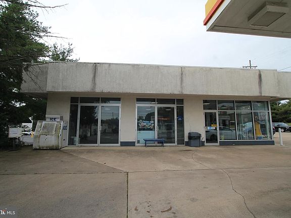 4th image of 1282 N Atherton St