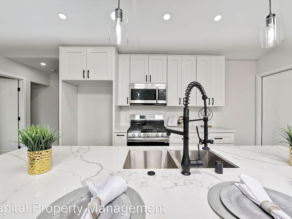 1st image of 1062 11th St #1