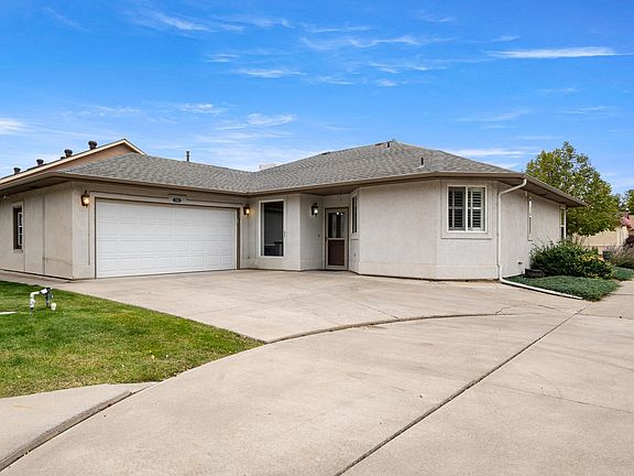 3rd image of 796 Josilyn Ct