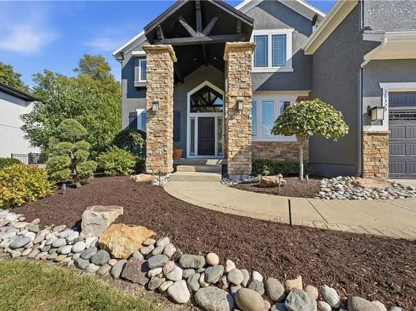 16329 Hayes St, Overland Park, KS 66085