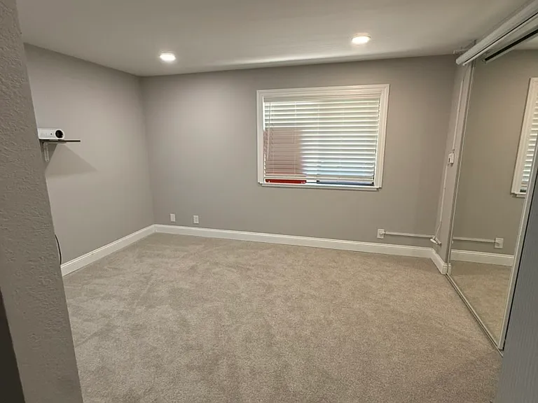 999 W Evelyn Ter #A — Photo 10