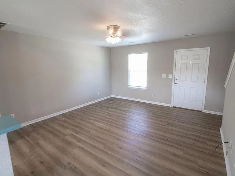 4516 Waterloo Dr #A — Photo 3