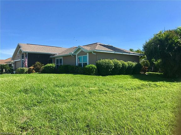 3rd image of 609 NW Juanita Ct