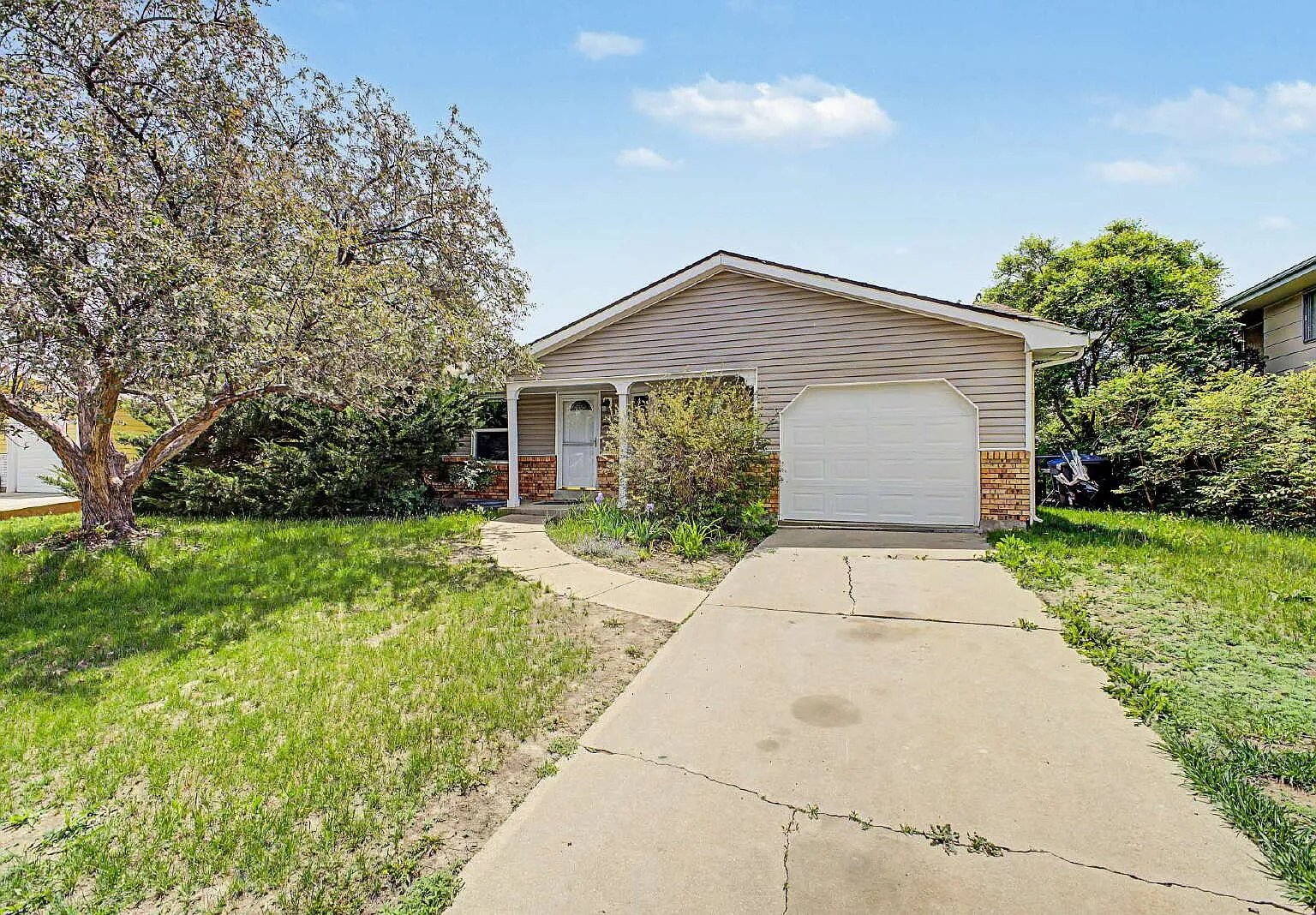 4 bed, 2.0 bath, 1920 sqft, $2,525 — Photo 4