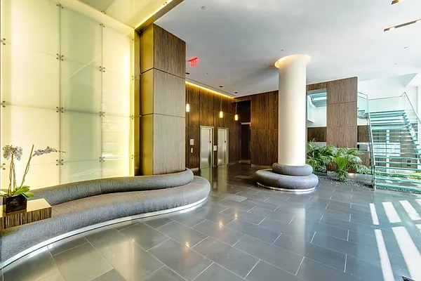 Sold by Dolly Lenz Real Estate LLC | media 30