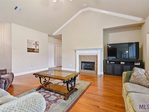 4th image of 12723 Diamond Lake Dr