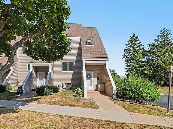 2nd image of 1306 Boardwalk Pl