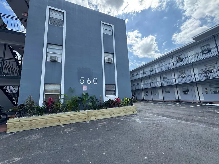 Miami Central Apartments — Photo 27