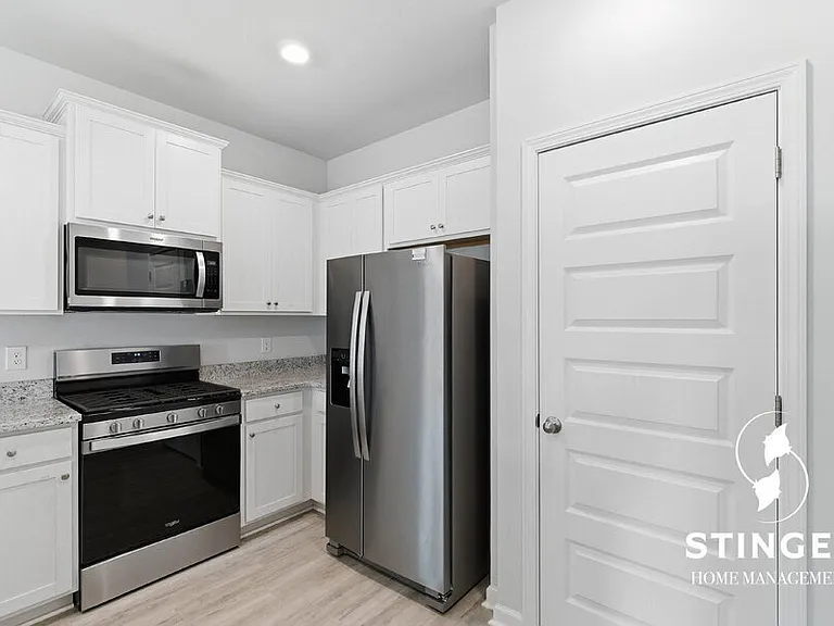548 Hideaway St — Photo 17