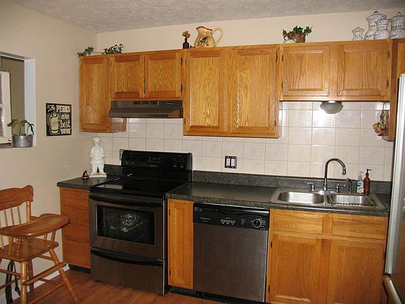 Kitchen is updated and ready for you!