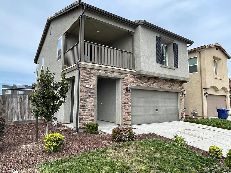 147 Barker Ln — Photo 1