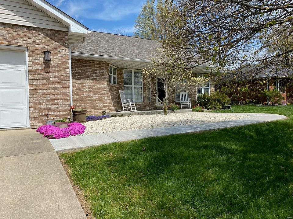 1st image of 307 E Meadow Brook Dr