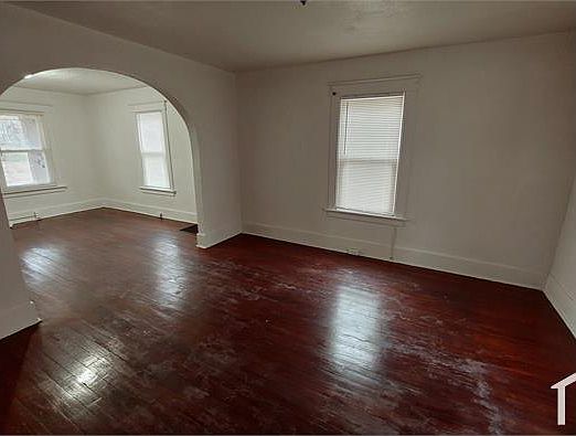 2nd image of 3934 Beachwood Ave