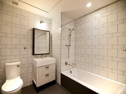 Rented by Extell Marketing Group LLC | media 29