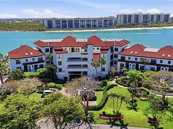 3rd image of 309 La Peninsula BLVD #309