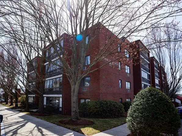 180 Green St APT 511, Melrose, MA 02176