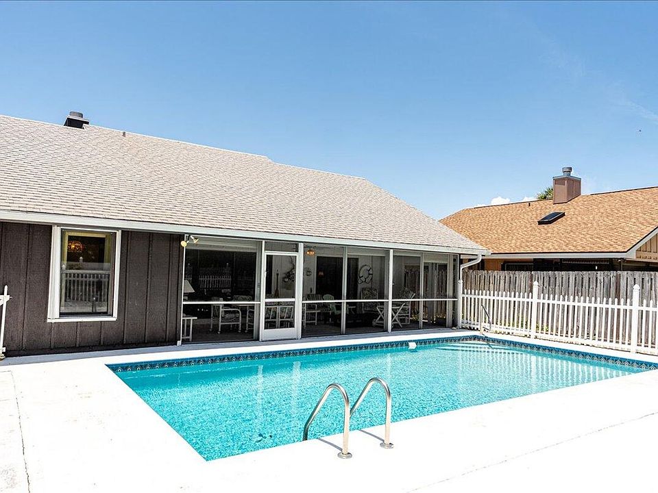1st image of 901 Sandy Oaks Dr