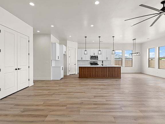 5th image of 3374 W Torey Ln