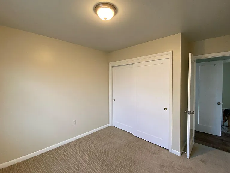 409 Richmond St — Photo 11