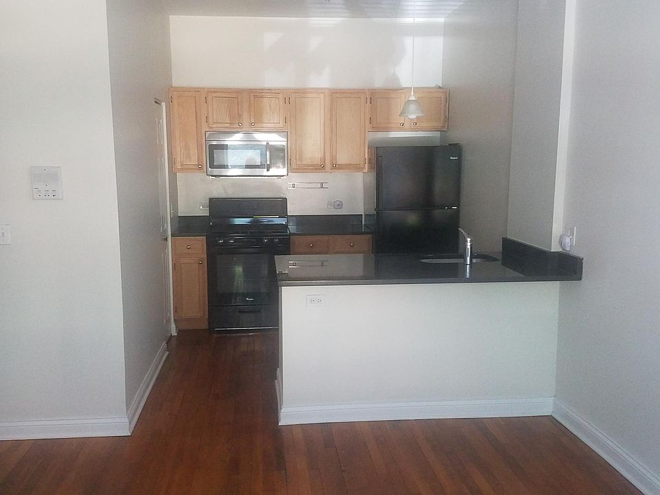 1st image of 945 E 52nd St APT 1