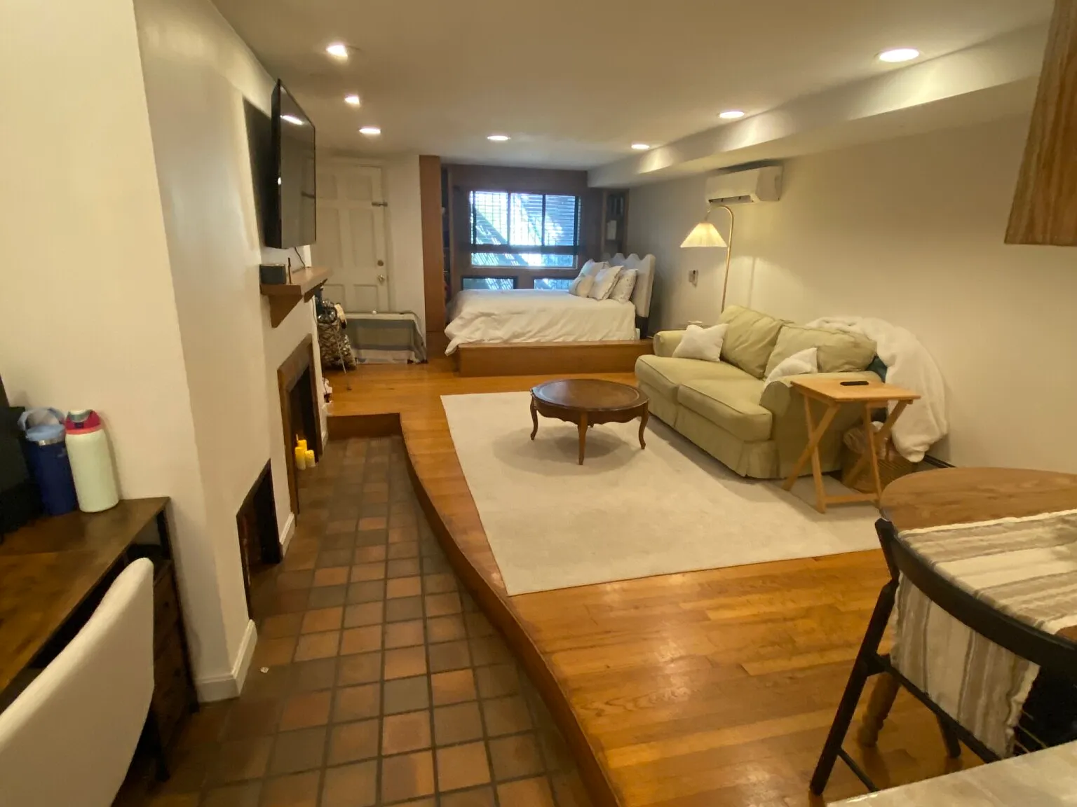 Studio, 400 sqft, $2,800 — Photo 2