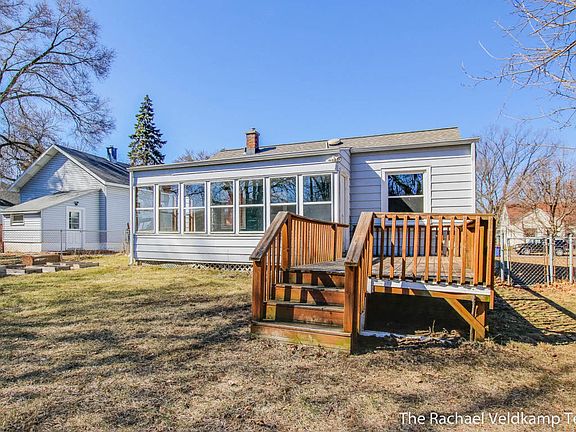 2nd image of 1928 Silver Ave SE