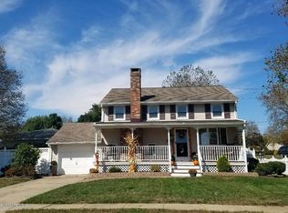 42 Bolton Rd, Hamilton, NJ 08610