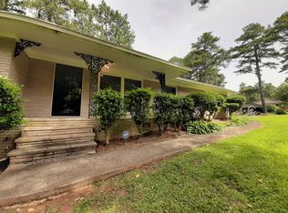 621 Rowland Rd, Stone Mountain, GA 30083