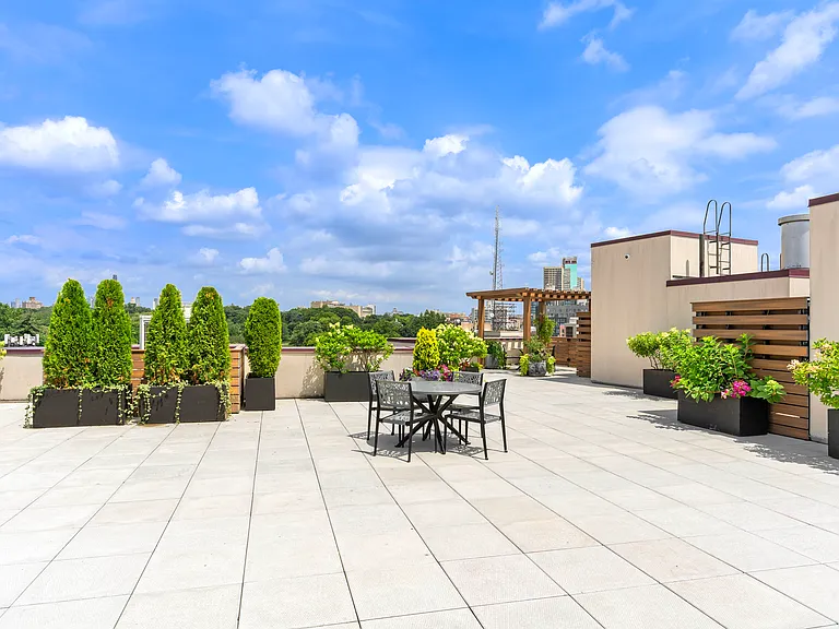 33 Lincoln Rd #Penthouse 9G — Photo 12