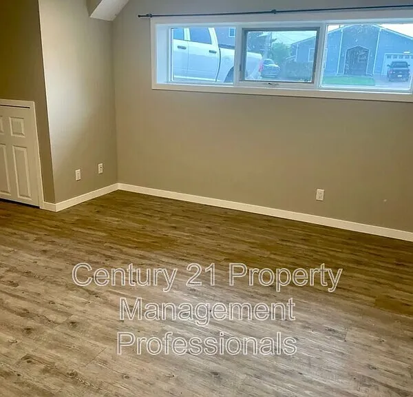 55th Ave #5119 — Photo 2