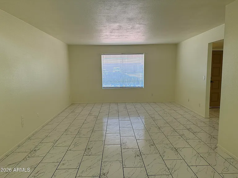 4731 W Paradise Ln — Photo 5