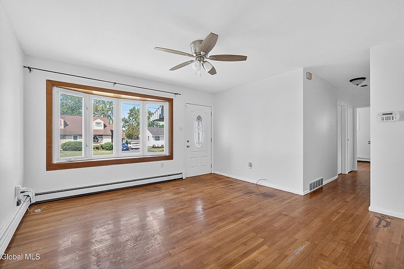 3rd image of 12 O'Neil Street