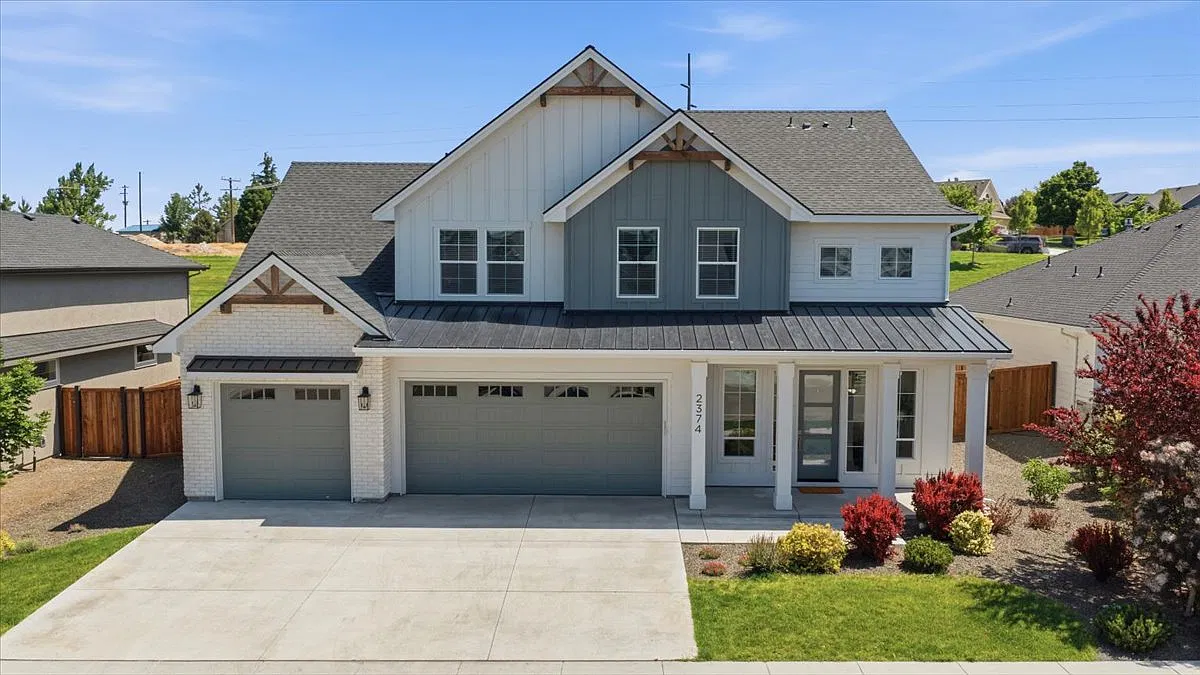 4 bed, 2.5 bath, 2880 sqft, $3,400 — Photo 4