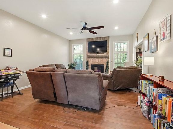 5th image of 10694 Conifer Cir