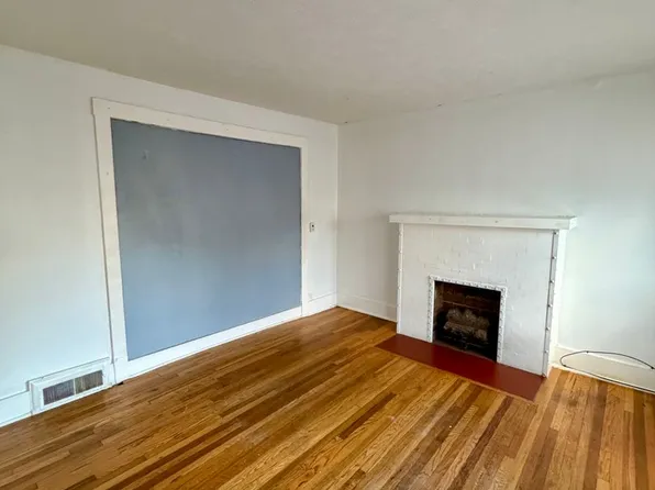 3303 Poppleton Ave, Omaha, NE 68105