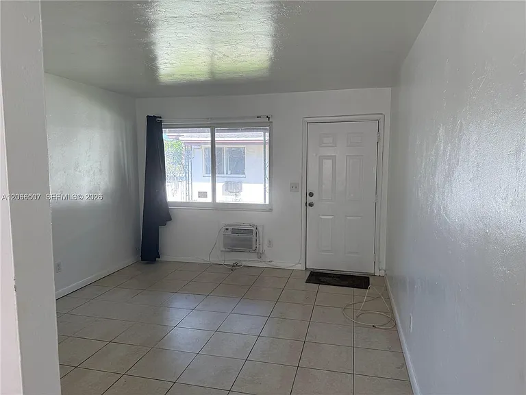 14355 NE 6th Ave #6 — Photo 9