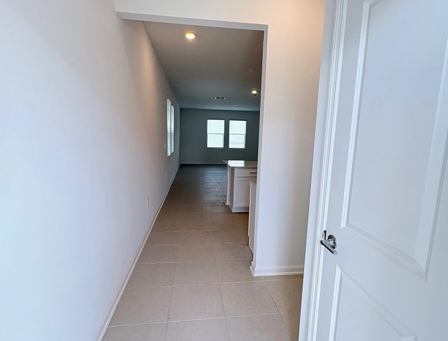 3 bed, 2.5 bath, 1895 sqft, $2,500 — Photo 3