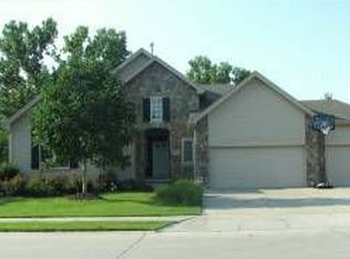 18316 Jones St, Elkhorn, NE 68022