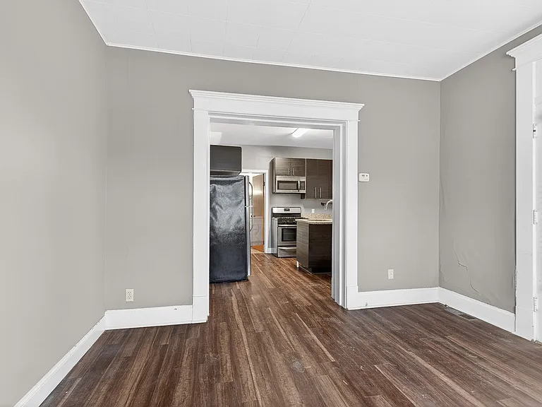 905 Beech St — Photo 14