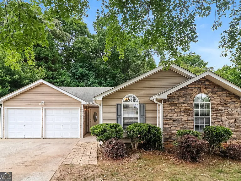 2860 Highland Hill Pkwy — Photo 1