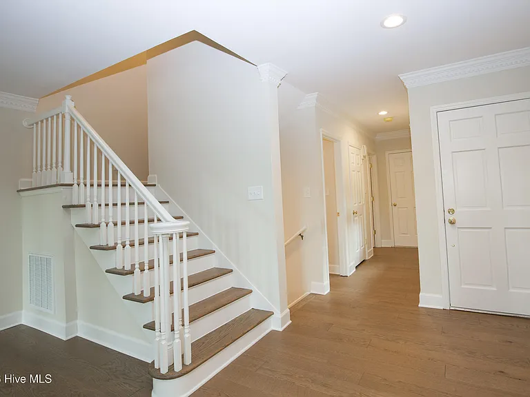 131 Racquet Ln — Photo 9