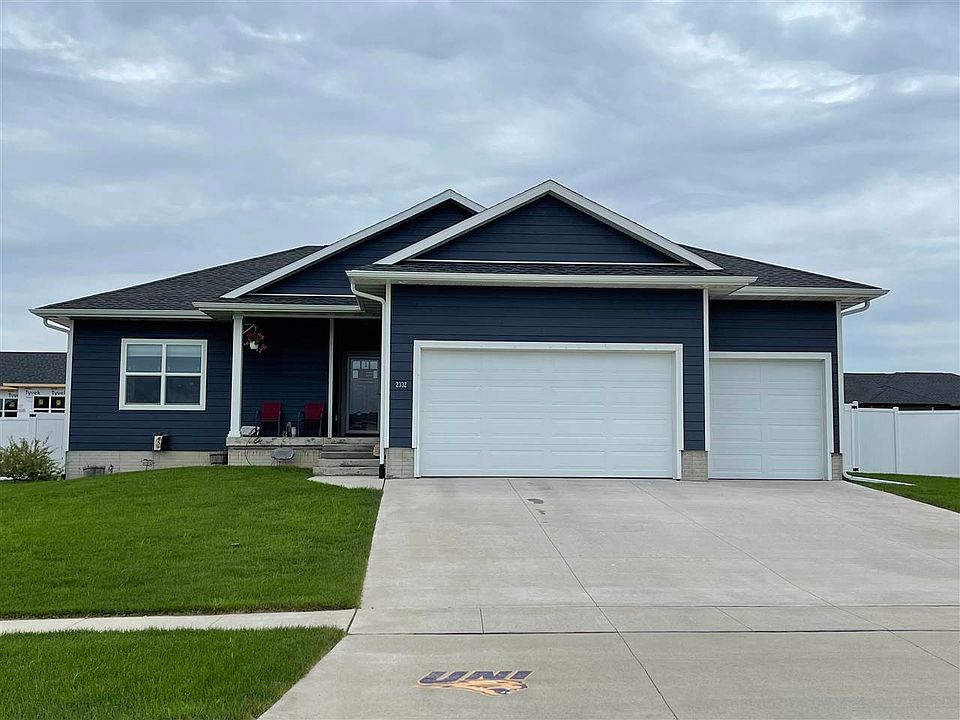 1st image of 2332 Blythe Blvd