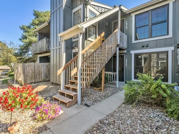 12701 W 110th Ter, Overland Park, KS 66210