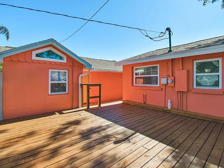 208 Union St — Photo 36