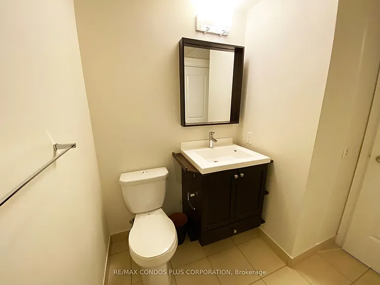 560 Front St W #325 — Photo 15