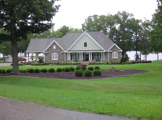 372 Lynch Point Rd #2, Macon, NC 27551