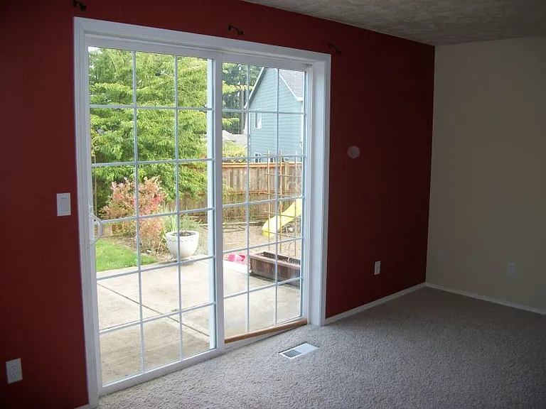 2187 NE Grandhaven St — Photo 7